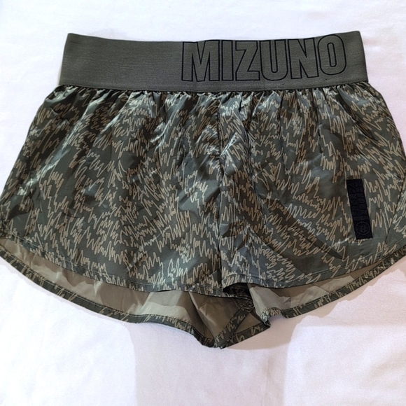 Mizuno Judoka Shorts Women's Size Medium  Ronda Rousey Geometric Gym - Picture 1 of 7